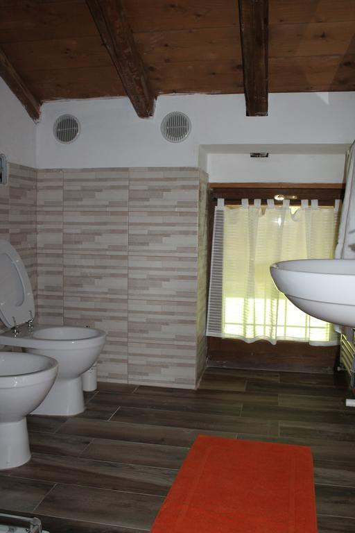 Agriturismo Helianthus Oleggio Δωμάτιο φωτογραφία